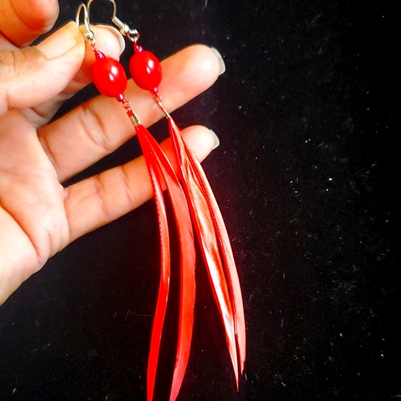 Dyed red Feather 🪶 Earrings - Picture 4 of 4